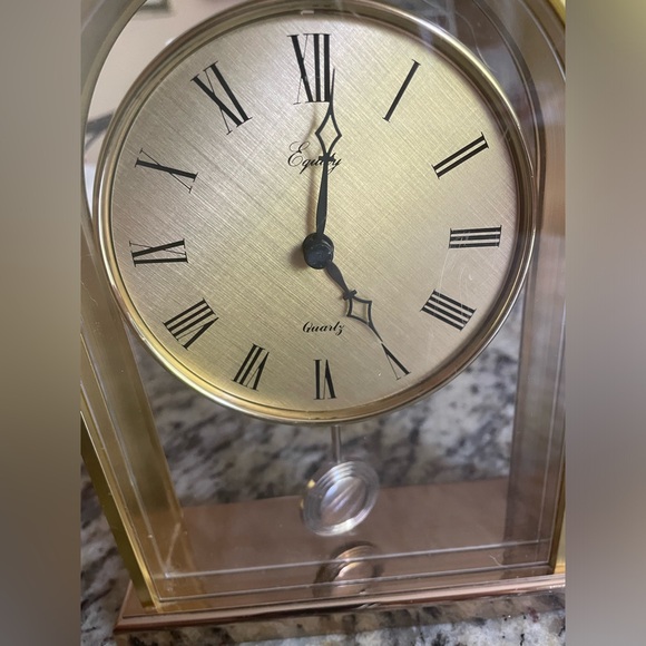 Equity Quartz Watch Table Clock Made In JAPAN Excellent Preowned Condition - Picture 8 of 9